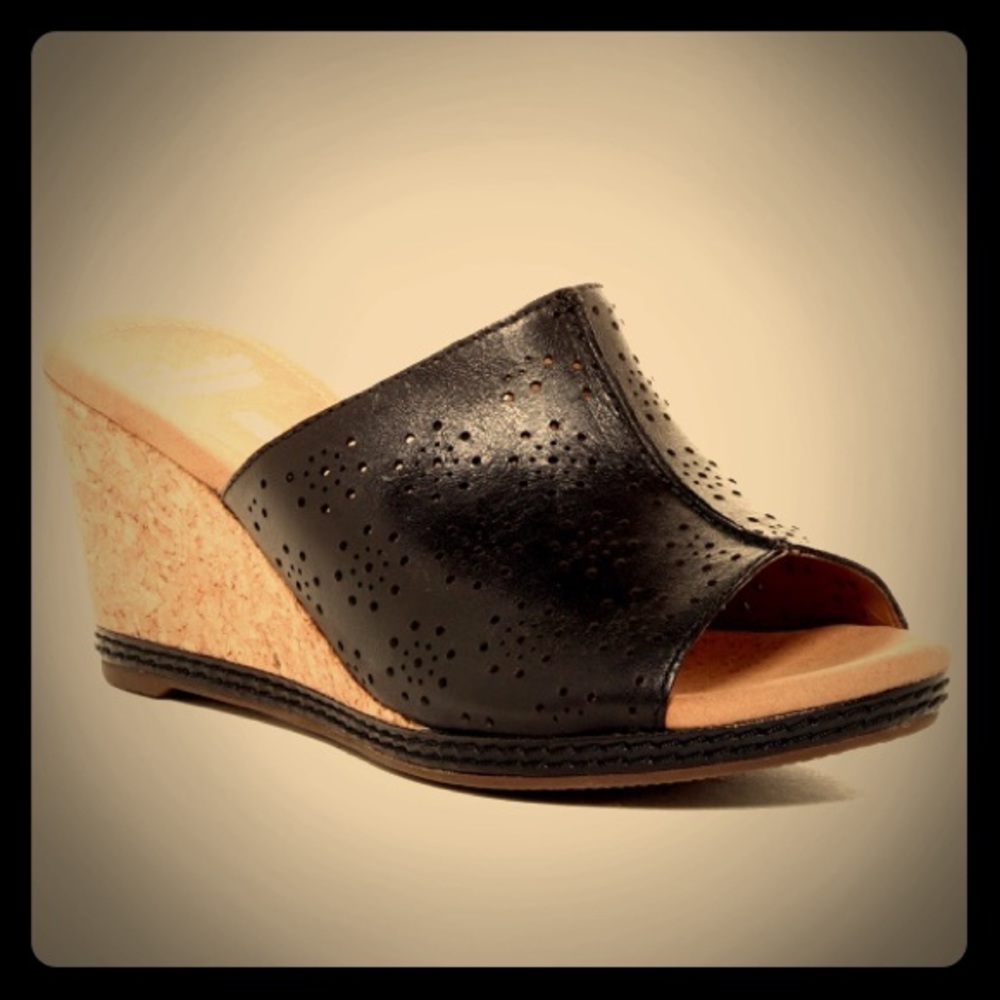 NWOT Clark’s Hello Corridor leather wedges
